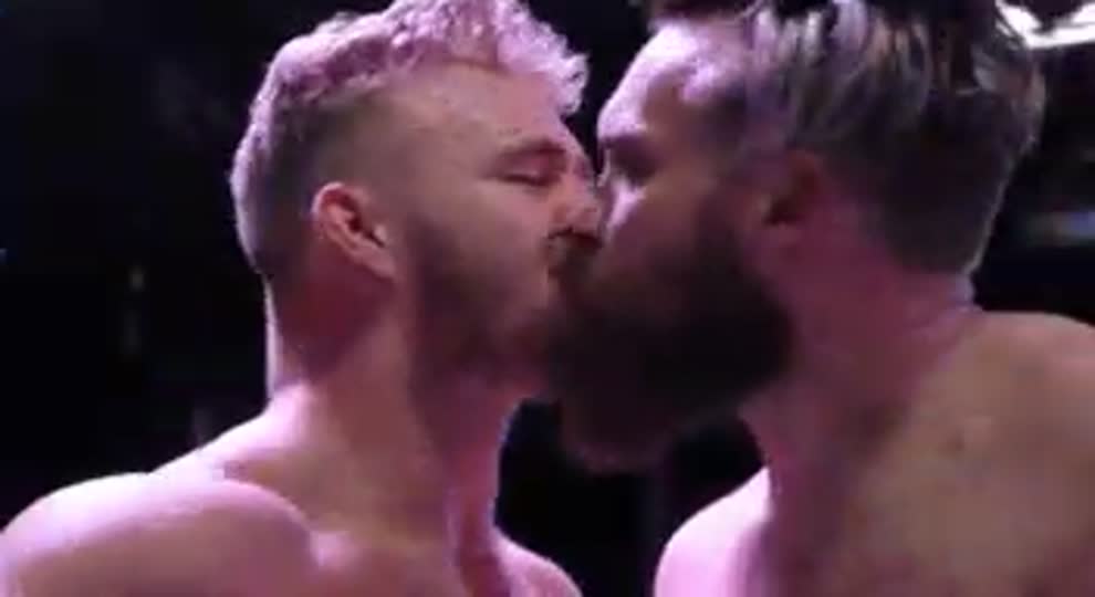 amino-•Tyler bate•-dcf5dc91