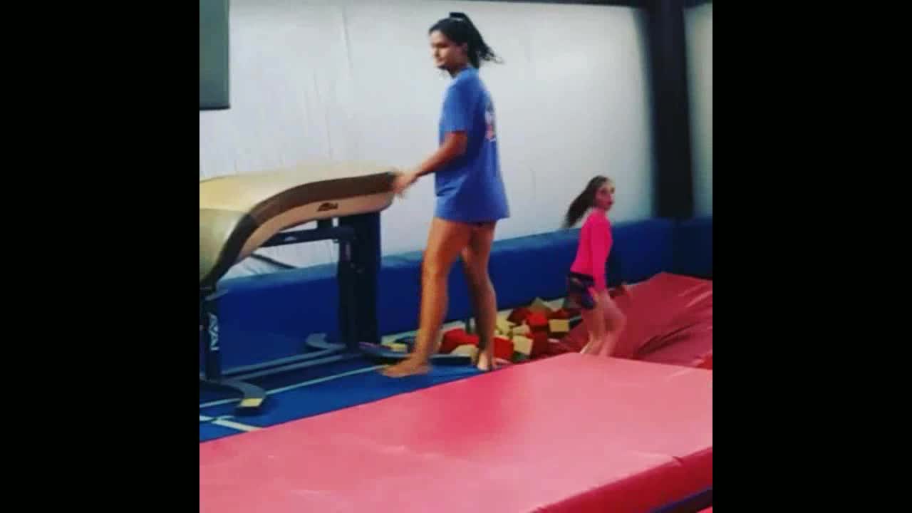 amino-gymnastics girl-e5456f25