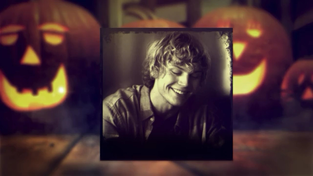 amino-Ultimate Evan Peters Fangirl!-cdbdfbea